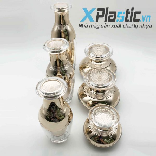 Hũ kem, chai serum acrylic là dòng sản phẩm cực kỳ cao cấp dùng cho dòng mỹ phẩm cao cấp. Chai serum cao cấp có các dung tích như 20, 30, 50ml Hũ kem acrylic cao cấp có các dung tích như 20, 30, 50g